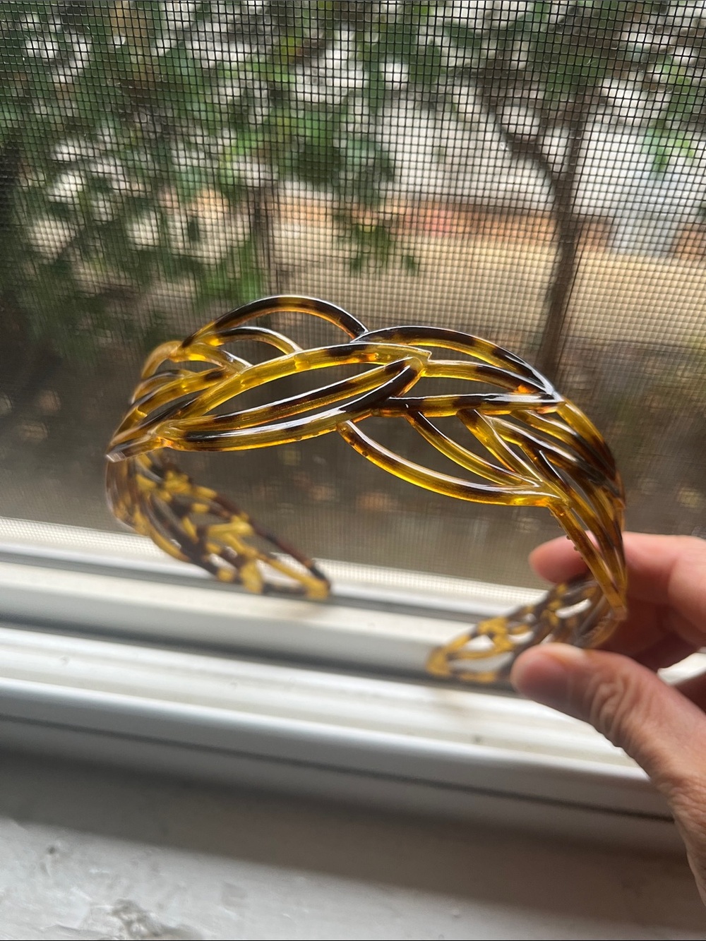 Tortoiseshell-Style Woven Leaf Headband in Amber Brown